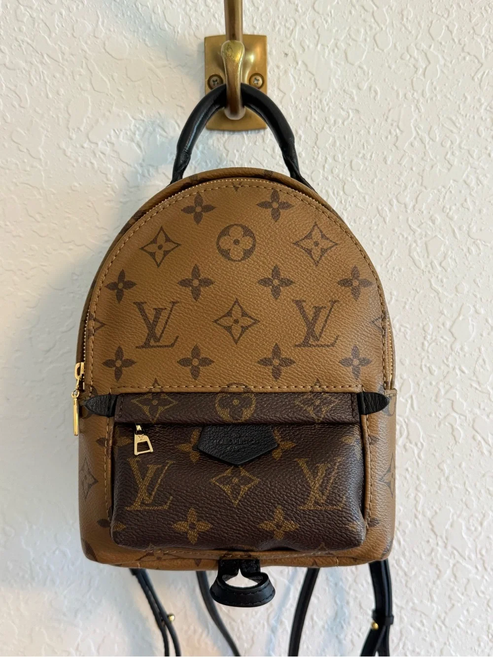 Louis Vuitton excellent condition—